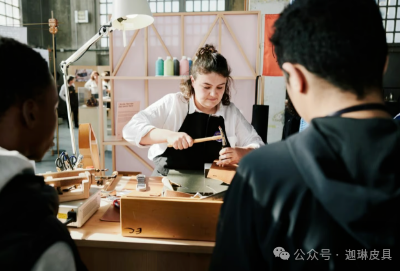 爱马仕开新厂，全法国的皮匠都去“卷”了？一只Kelly包耗时20小时